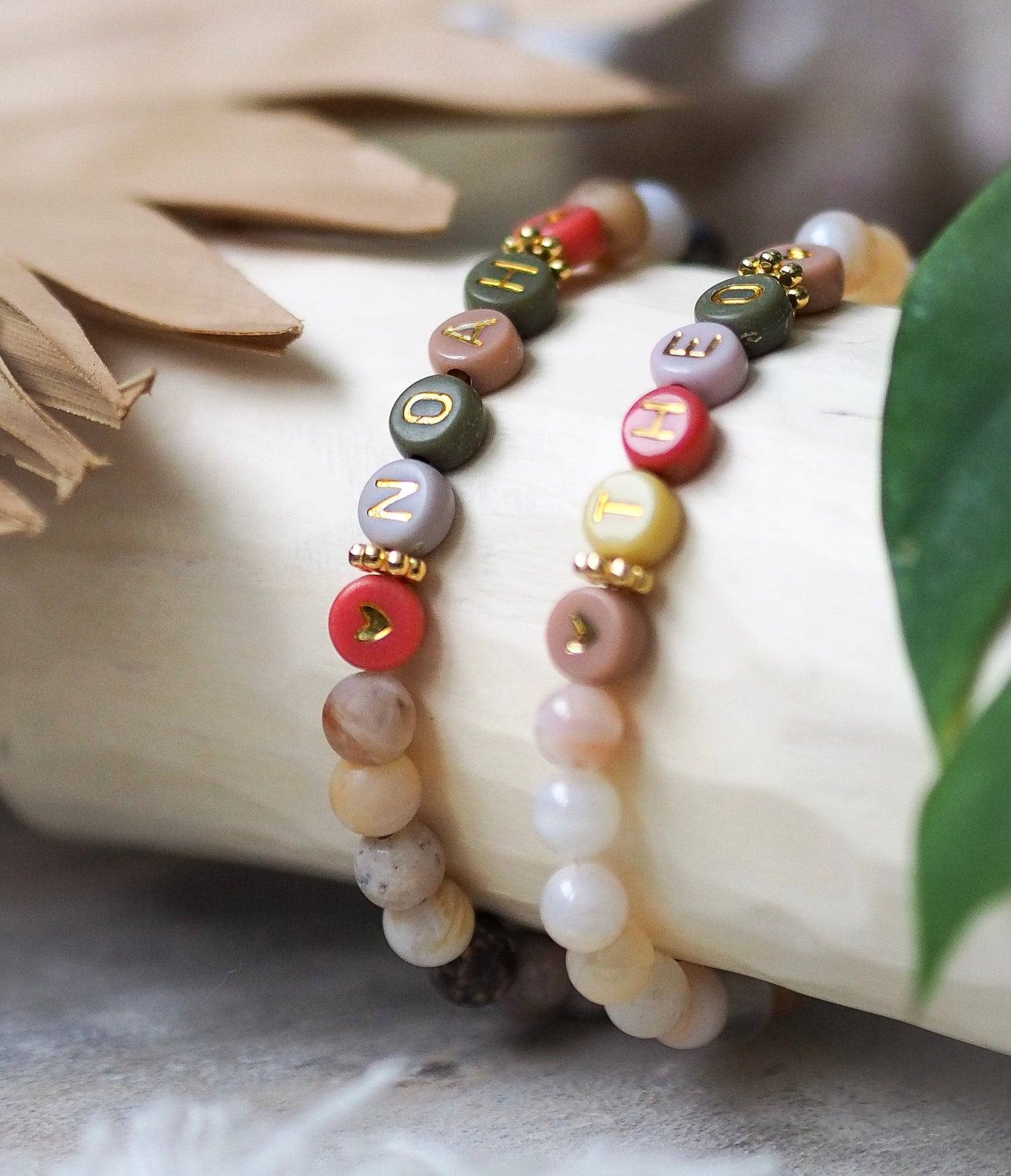 Perlenarmband Natursteinperlen personalisiert mit Initialen