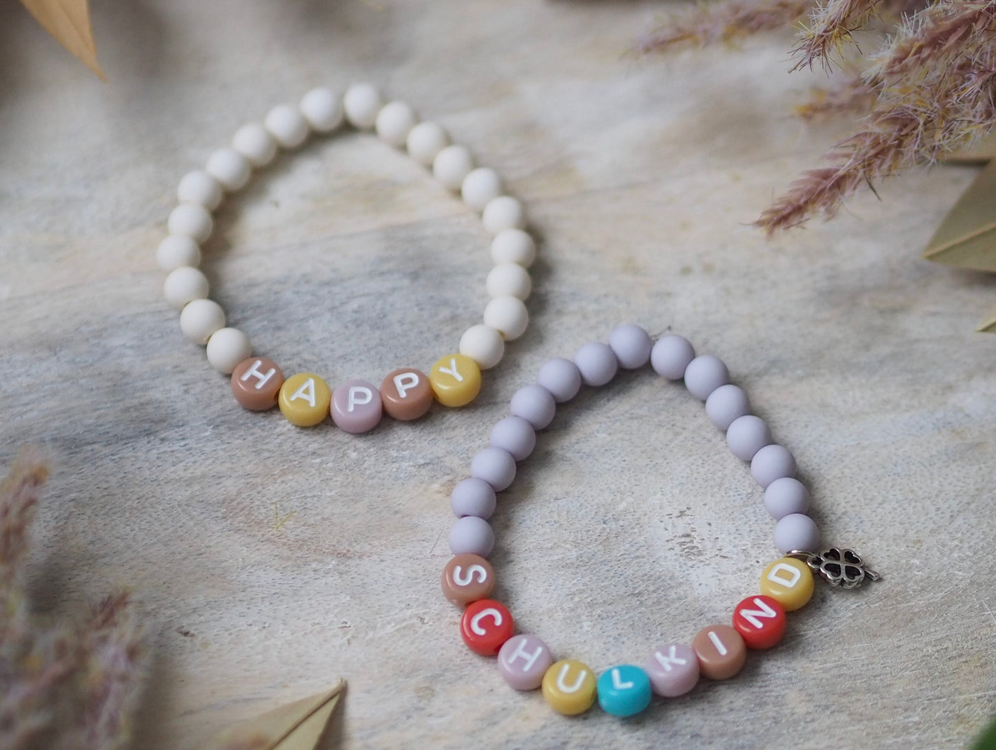 Kinderarmband Acrylperlen personalisiert mit Namen