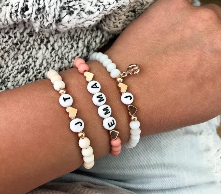 Perlenarmband Acrylperlen oder Glasperlen personalisiert mit Initialen