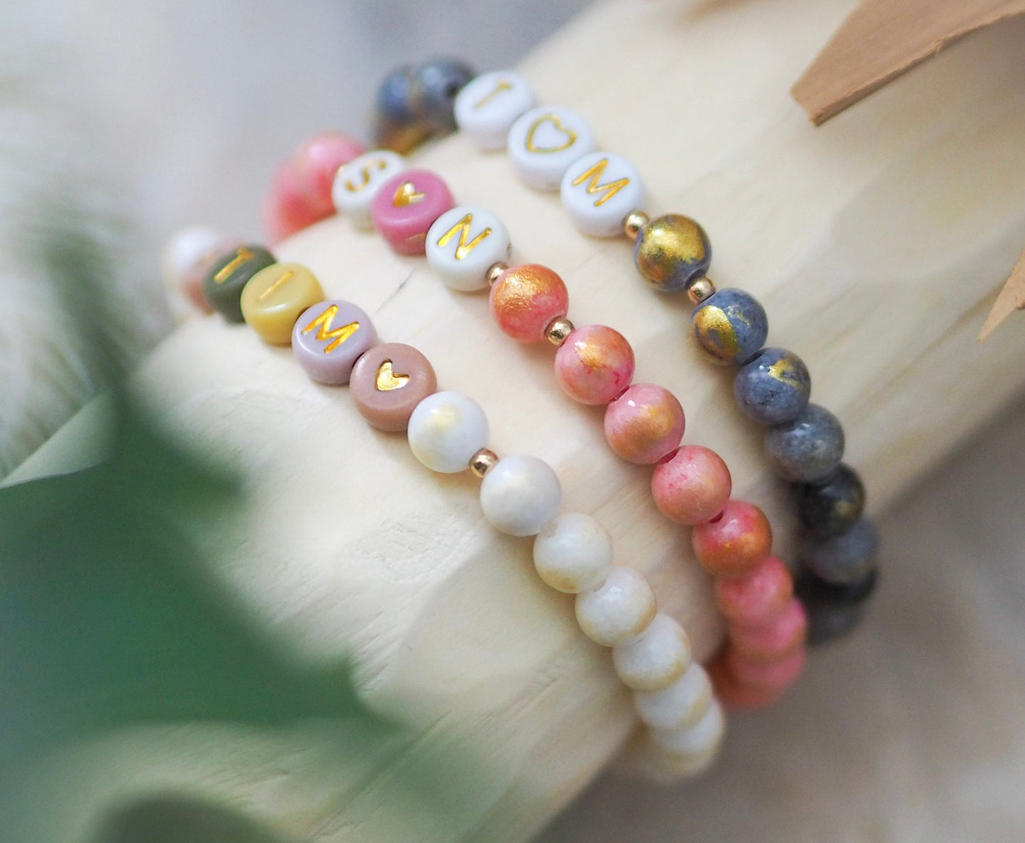Perlenarmband Natursteinperlen personalisiert mit Initialen