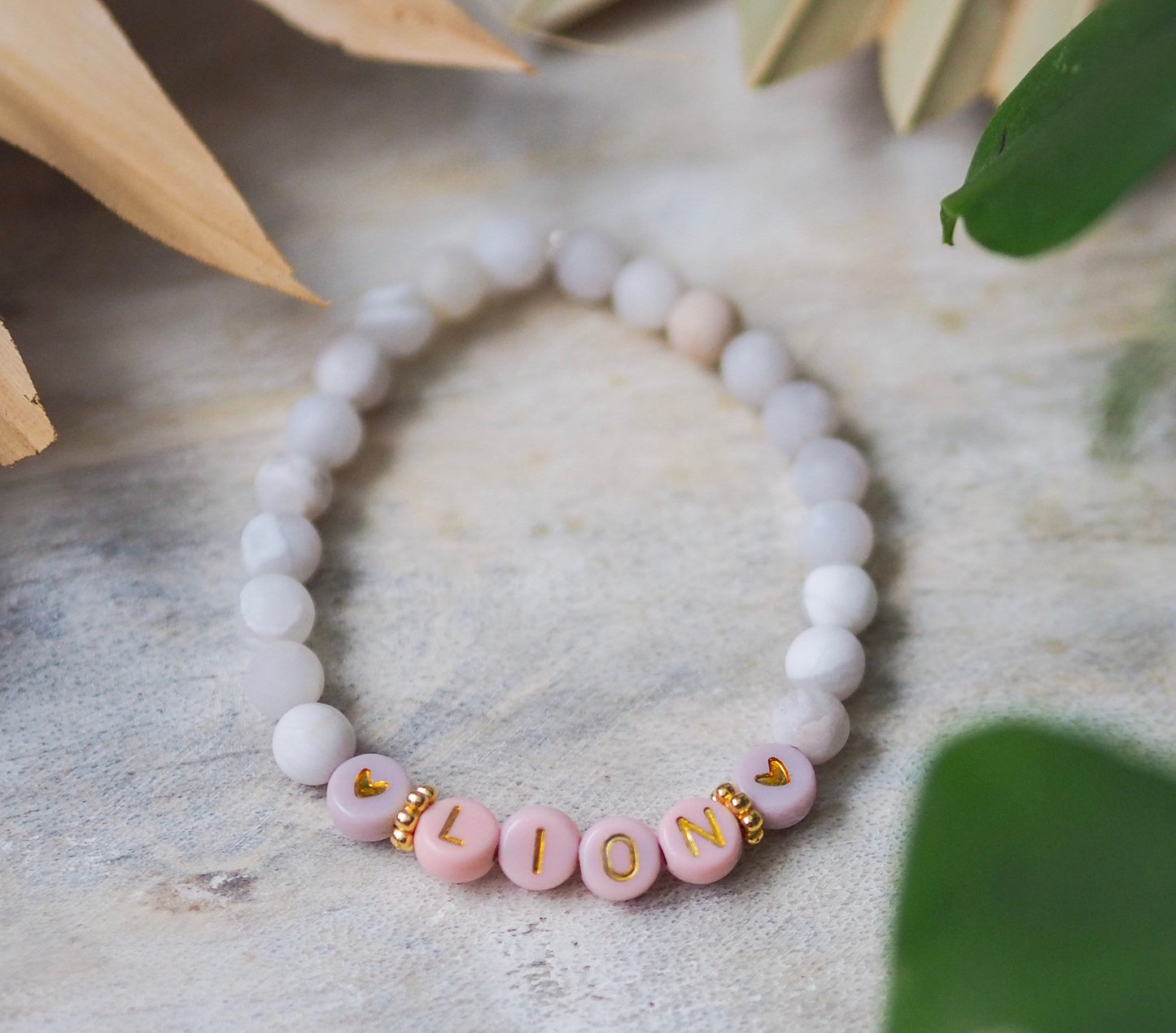 Perlenarmband Natursteinperlen personalisiert mit Initialen