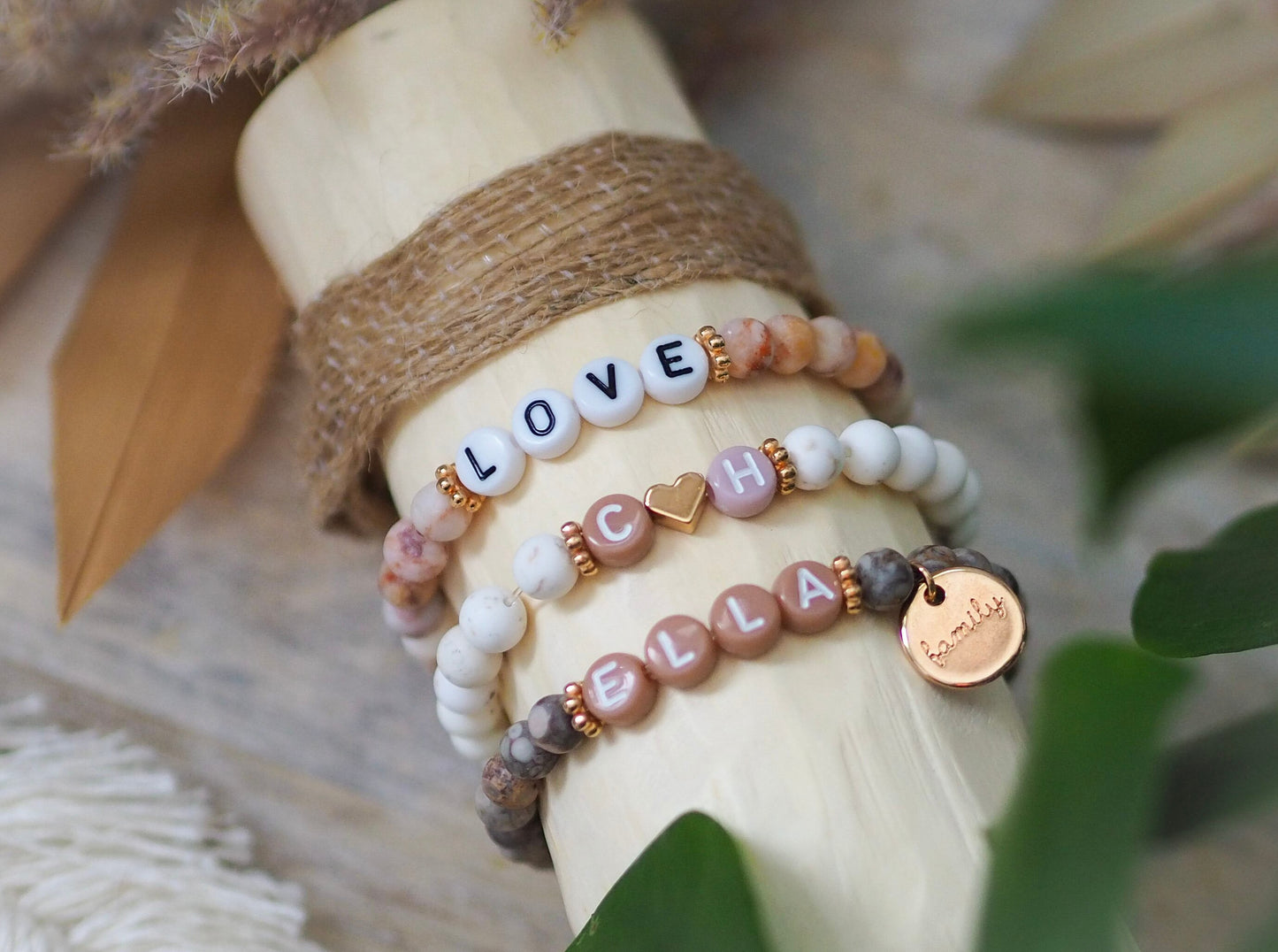 Perlenarmband Natursteinperlen personalisiert mit Initialen