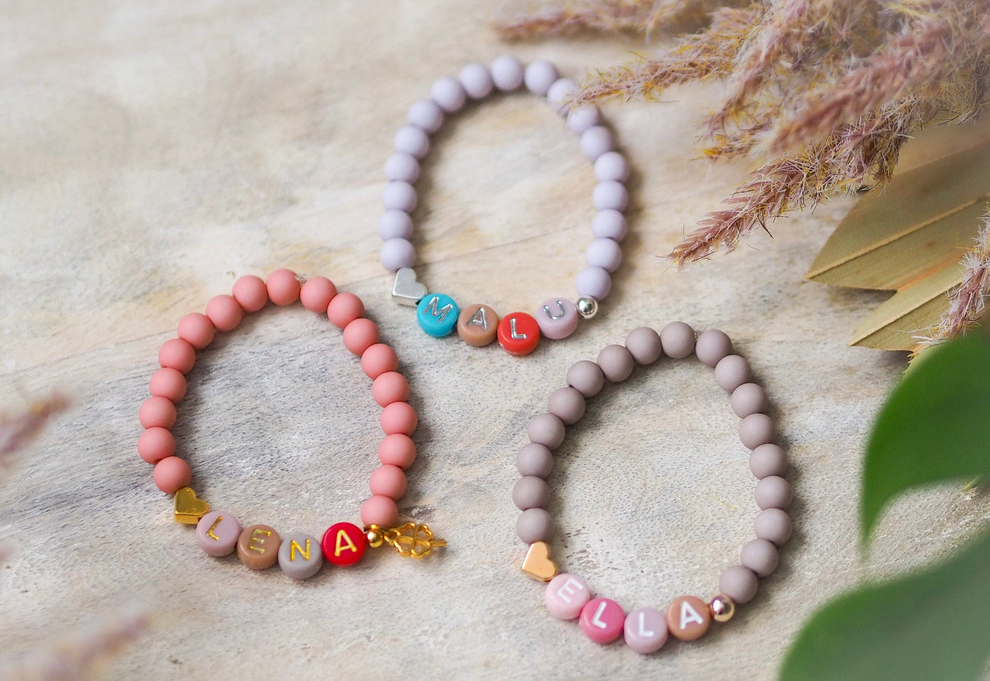 Kinderarmband Acrylperlen personalisiert mit Namen
