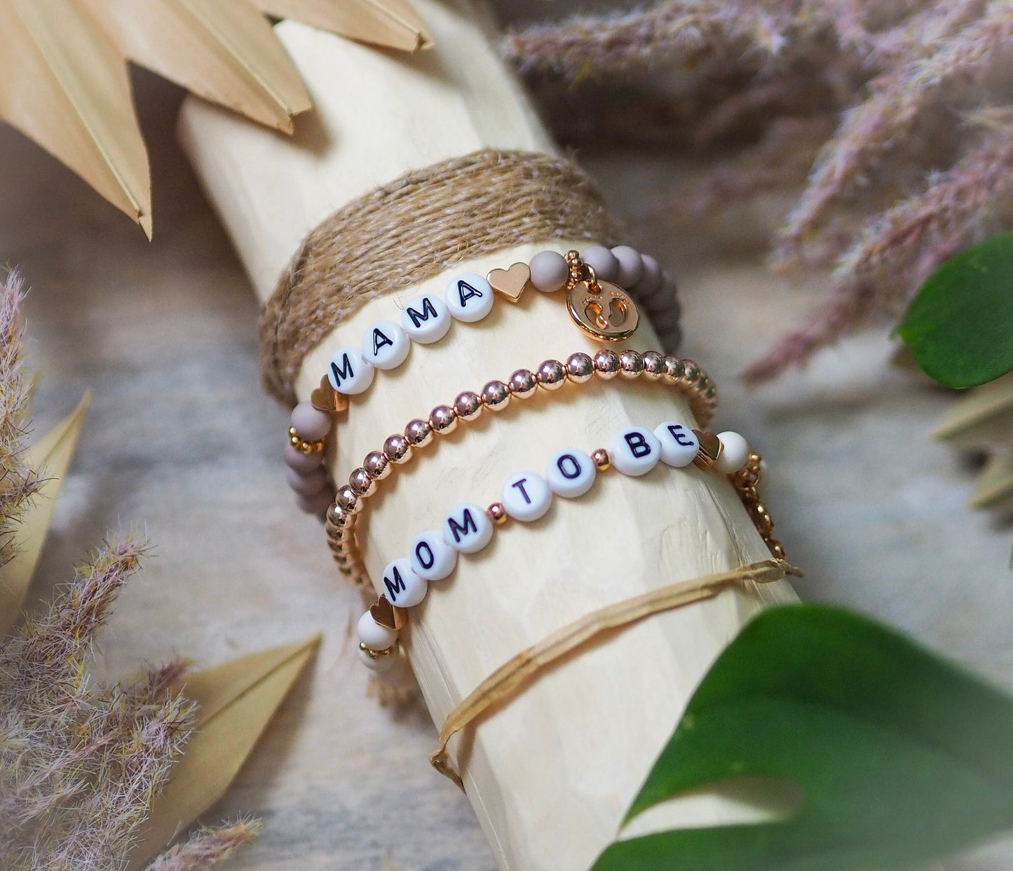 Perlenarmbänder Mutter und Tochter Acrylperlen personalisiert mit Initialen