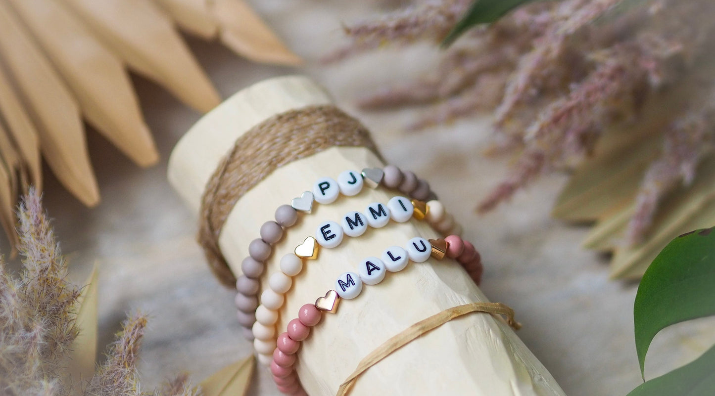 Perlenarmband Acrylperlen oder Glasperlen personalisiert mit Initialen