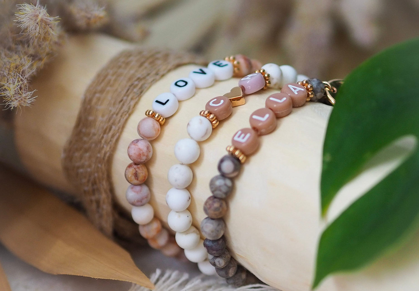 Perlenarmband Natursteinperlen personalisiert mit Initialen
