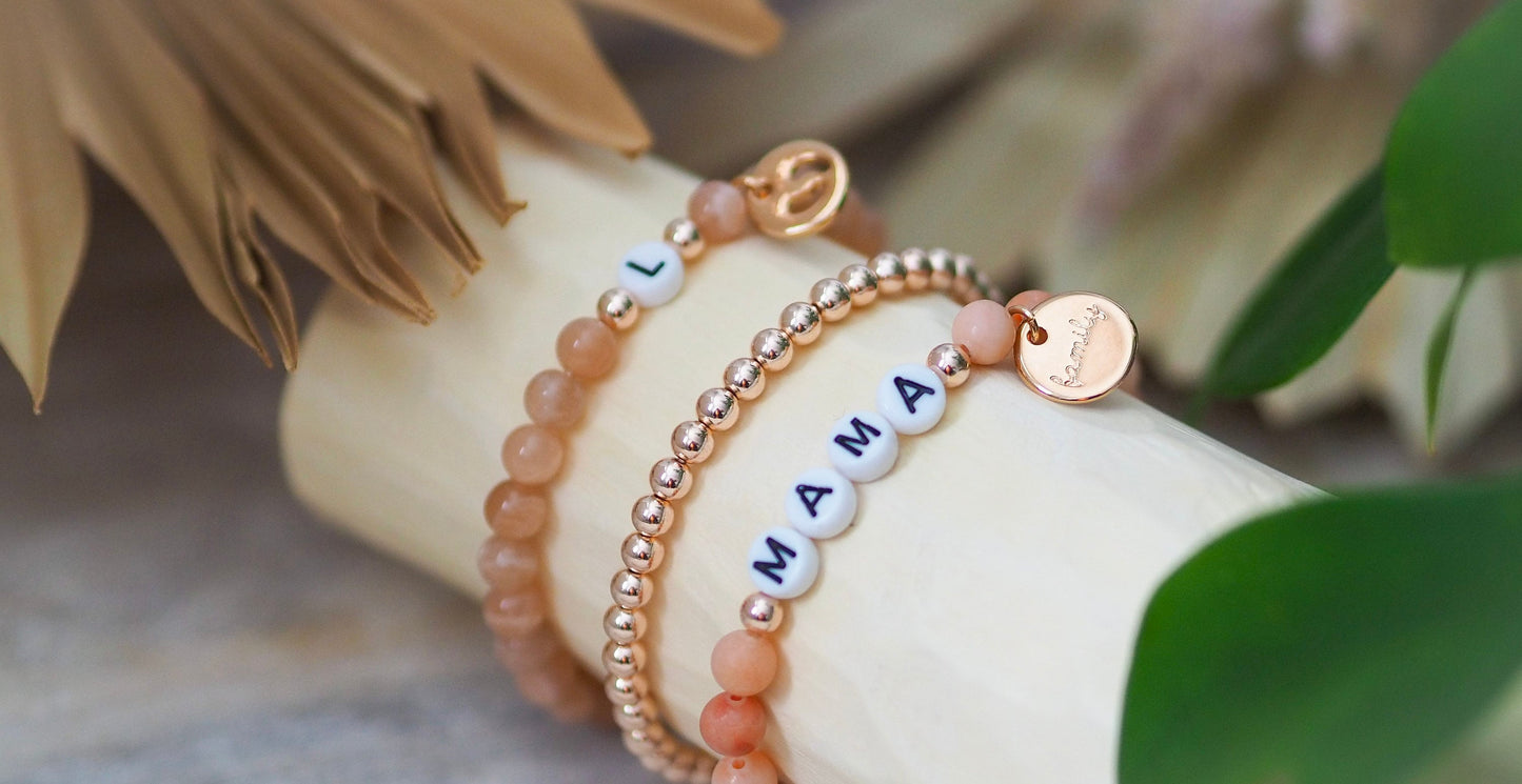 Perlenarmband Natursteinperlen personalisiert mit Initialen
