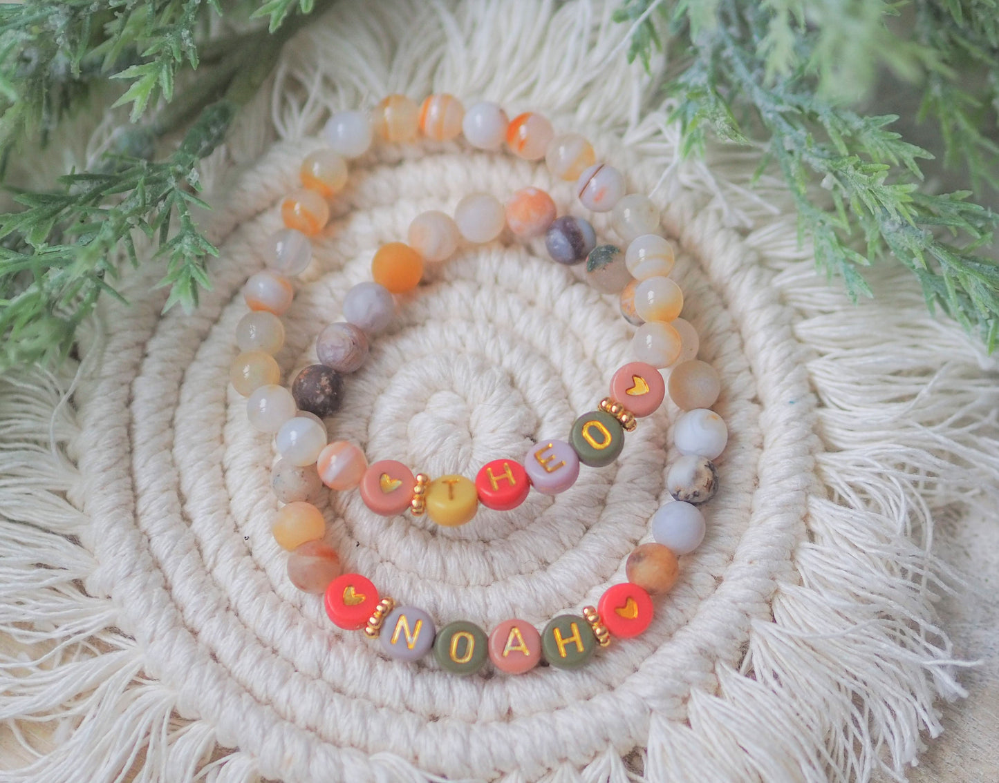 Perlenarmband Natursteinperlen personalisiert mit Initialen