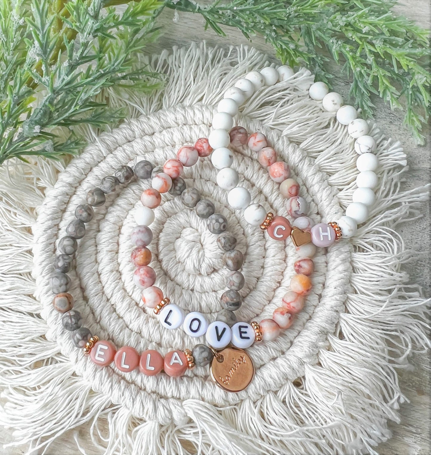 Perlenarmband Natursteinperlen personalisiert mit Initialen
