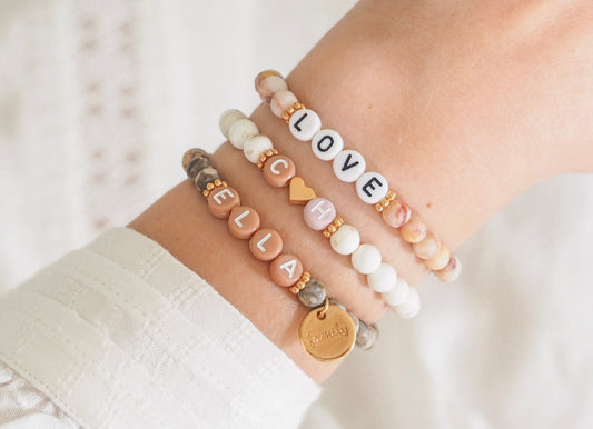 Perlenarmband Natursteinperlen personalisiert mit Initialen