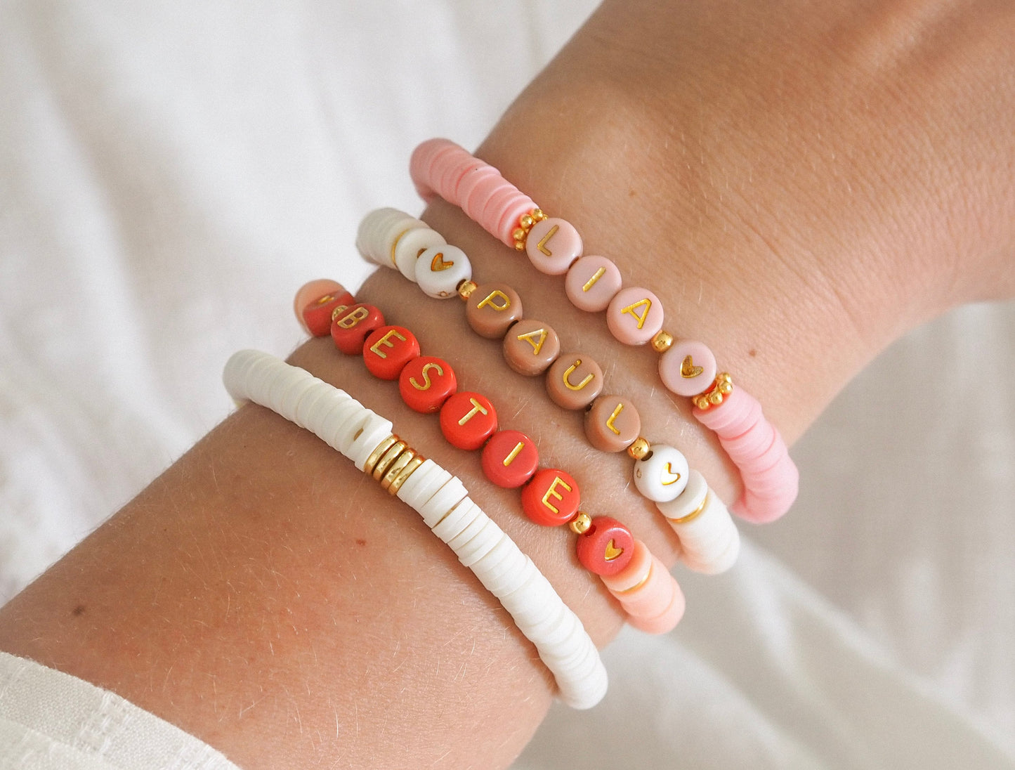 Perlenarmband Heishi Perlen personalisiert mit Initialen