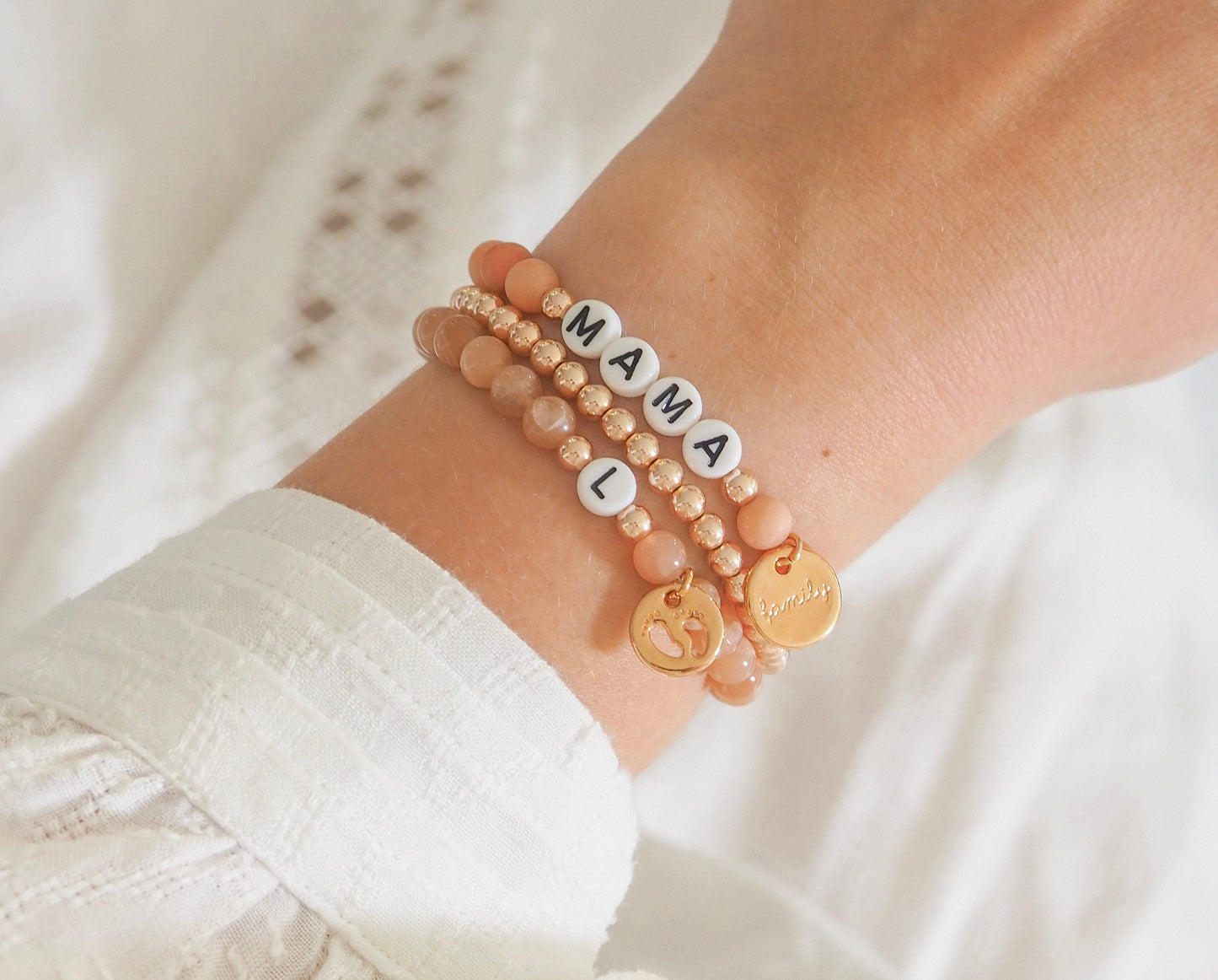 Perlenarmband Natursteinperlen personalisiert mit Initialen