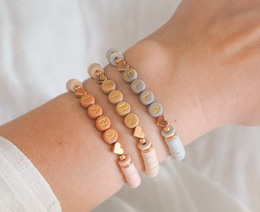 Perlenarmband Heishi Perlen personalisiert mit Initialen