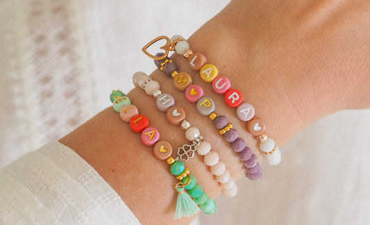 Perlenarmband Glasfacettperlen personalisiert mit Initialen und Herz