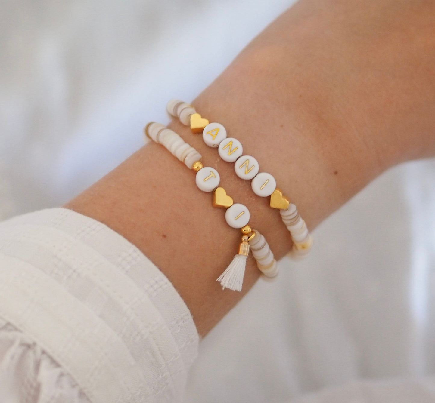 Perlenarmband Muschelperlen personalisiert mit Initialen gold